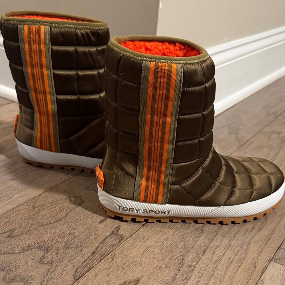 Tory Sport Olive Quilted Boots with Orange Stripes